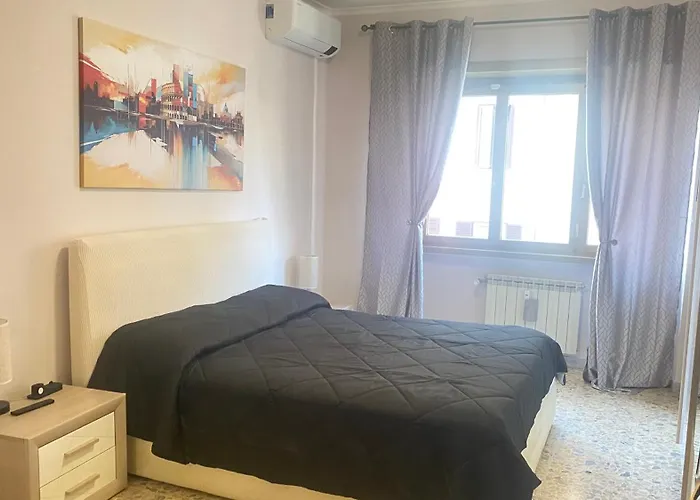 Modern 2 Bedroom Flat With Private Parking - Rome